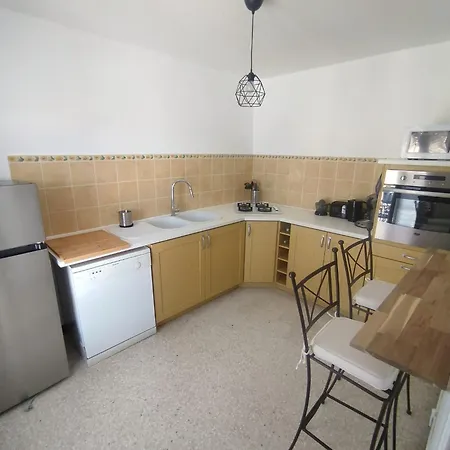 Jas Du Cassoir Apartment